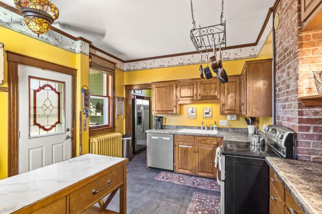 930 3rd Avenue, Eau Claire, WI 54703