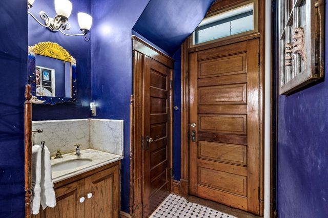 930 3rd Avenue, Eau Claire, WI 54703