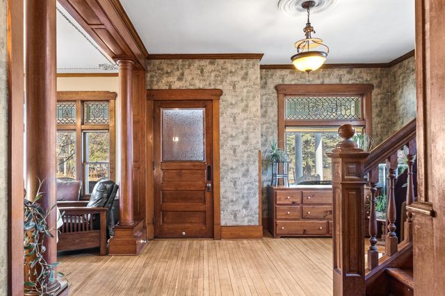 930 3rd Avenue, Eau Claire, WI 54703