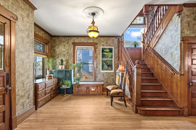 930 3rd Avenue, Eau Claire, WI 54703