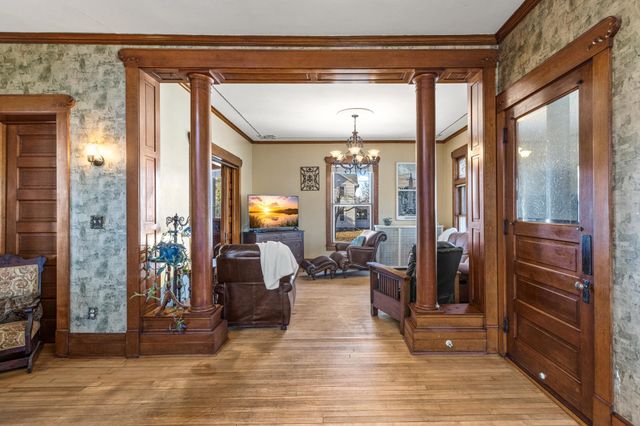 930 3rd Avenue, Eau Claire, WI 54703