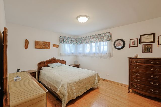 5505 Keeney Street, Morton Grove, IL 60053