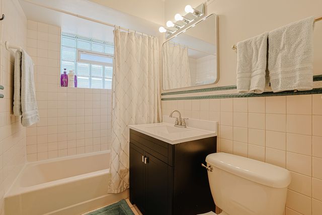 5505 Keeney Street, Morton Grove, IL 60053