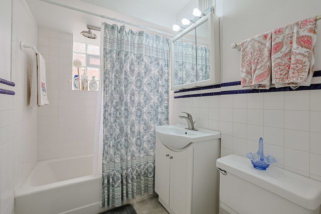 5505 Keeney Street, Morton Grove, IL 60053