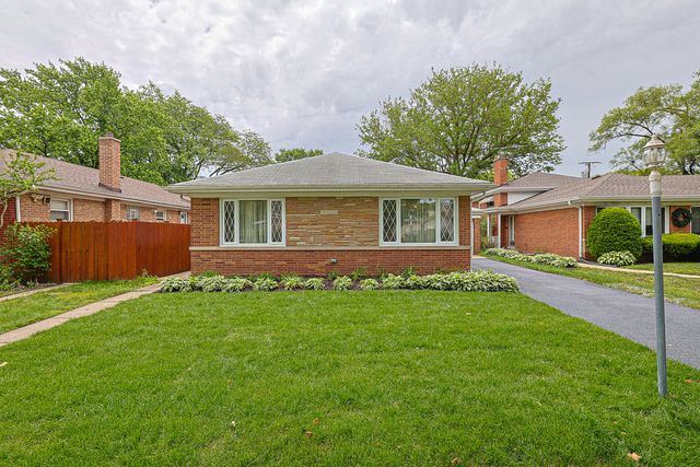 5505 Keeney Street, Morton Grove, IL 60053