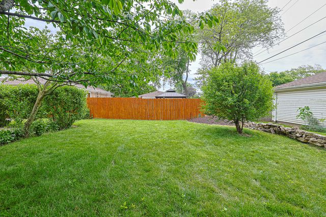 5505 Keeney Street, Morton Grove, IL 60053