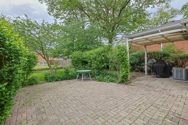 5505 Keeney Street, Morton Grove, IL 60053