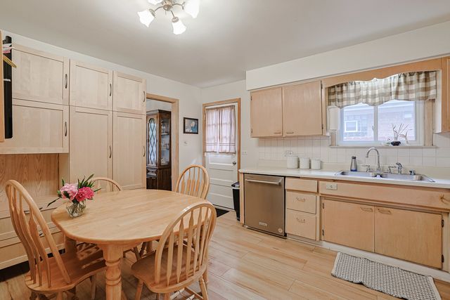 5505 Keeney Street, Morton Grove, IL 60053