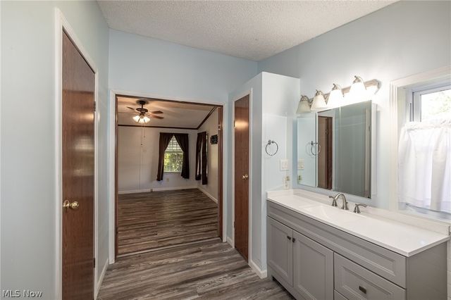 8 Schuberts Alley, Olmsted Twp, OH 44138