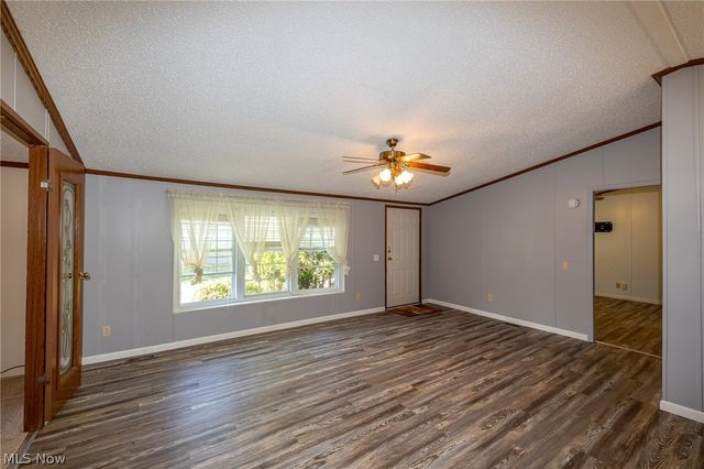 8 Schuberts Alley, Olmsted Twp, OH 44138