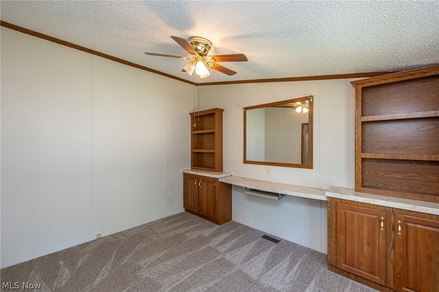 8 Schuberts Alley, Olmsted Twp, OH 44138