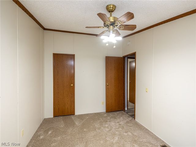 8 Schuberts Alley, Olmsted Twp, OH 44138