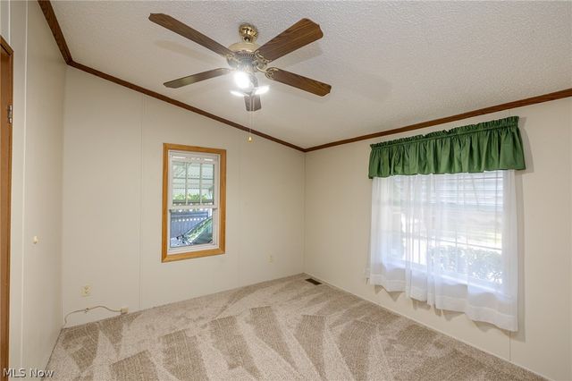 8 Schuberts Alley, Olmsted Twp, OH 44138