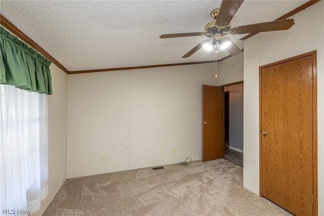 8 Schuberts Alley, Olmsted Twp, OH 44138