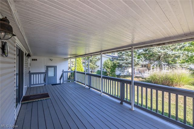 8 Schuberts Alley, Olmsted Twp, OH 44138