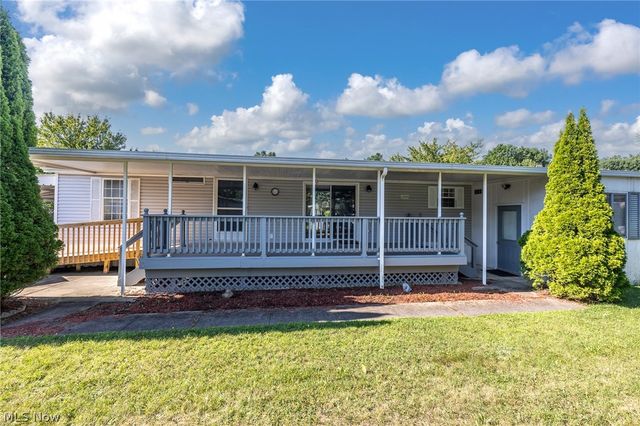 8 Schuberts Alley, Olmsted Twp, OH 44138