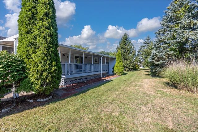 8 Schuberts Alley, Olmsted Twp, OH 44138