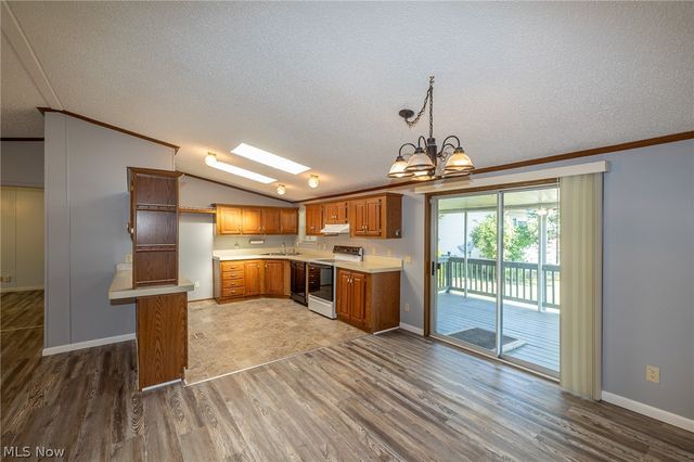 8 Schuberts Alley, Olmsted Twp, OH 44138