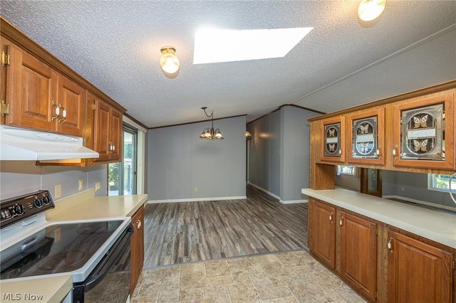 8 Schuberts Alley, Olmsted Twp, OH 44138
