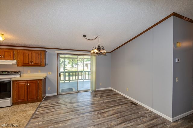 8 Schuberts Alley, Olmsted Twp, OH 44138