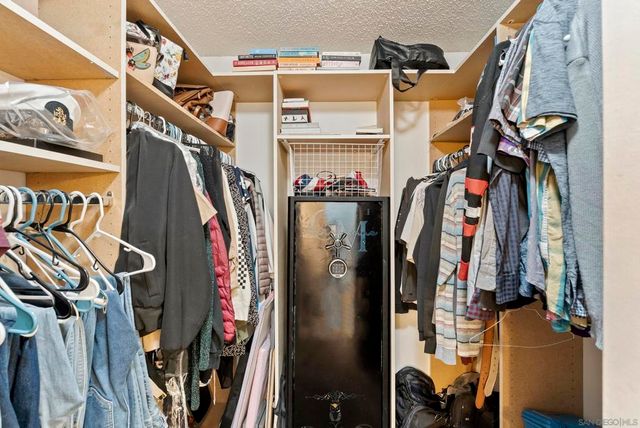 10529 Flora Verda Ct, Santee, CA 92071