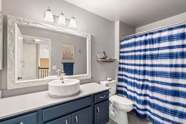 10529 Flora Verda Ct, Santee, CA 92071