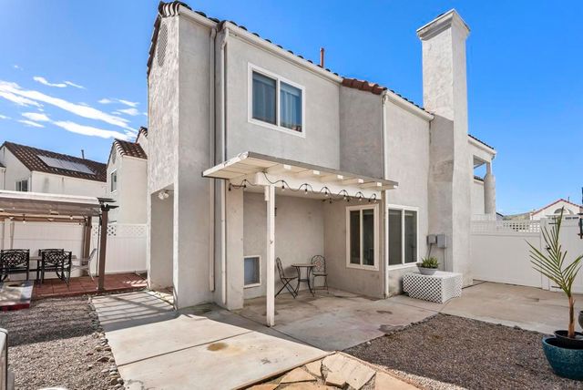 10529 Flora Verda Ct, Santee, CA 92071