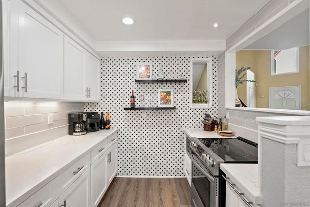 10529 Flora Verda Ct, Santee, CA 92071