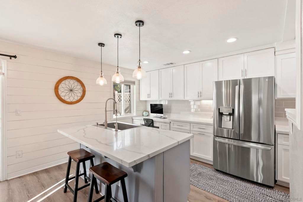 10529 Flora Verda Ct, Santee, CA 92071