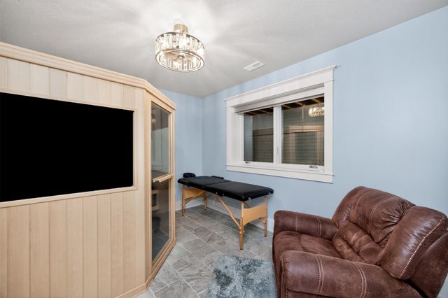 24913 Covenant Lane, Adel, IA 50003