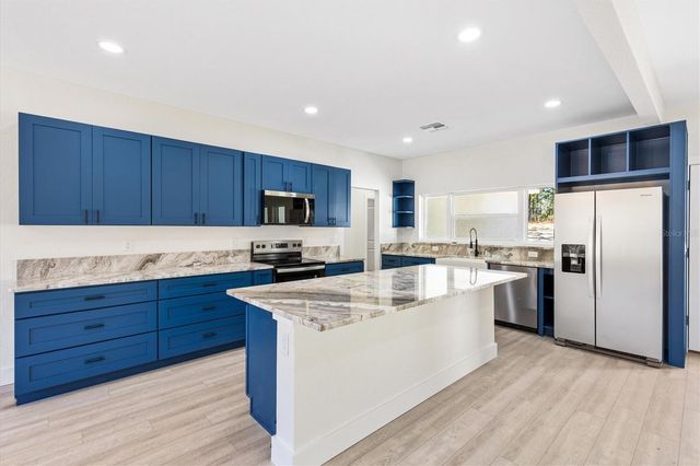 8506 COUNTY ROAD 243, Wildwood, FL 34785