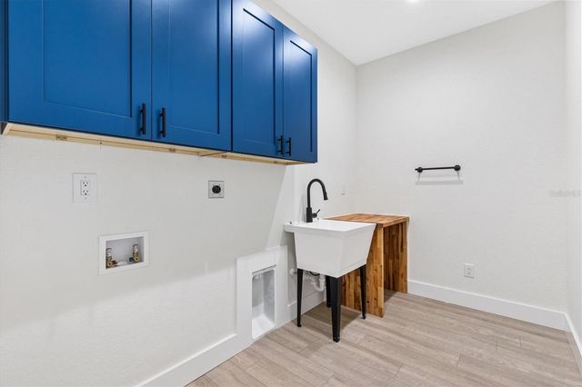 8506 COUNTY ROAD 243, Wildwood, FL 34785