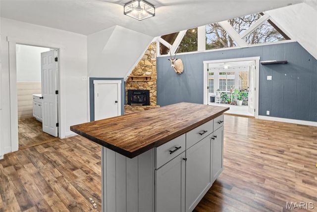 741 E Lake Drive, Edwardsville, IL 62025