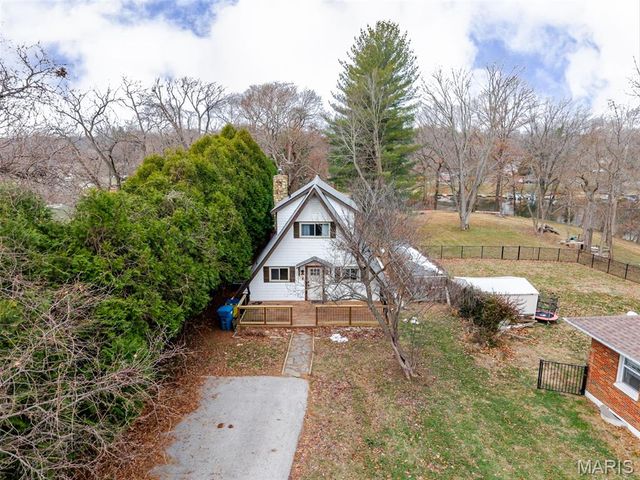 741 E Lake Drive, Edwardsville, IL 62025