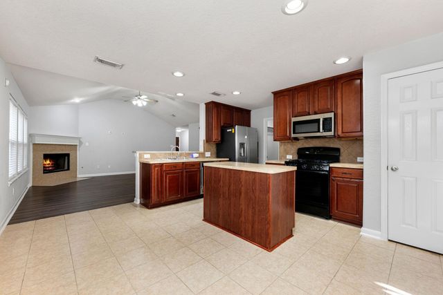 12006 Champions Walk Lane, Houston, TX 77066