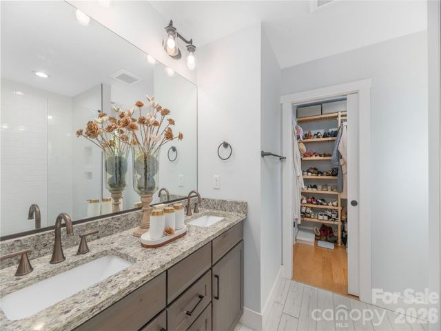 249 Flat Creek Road, Black Mountain, NC 28711