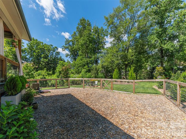 249 Flat Creek Road, Black Mountain, NC 28711