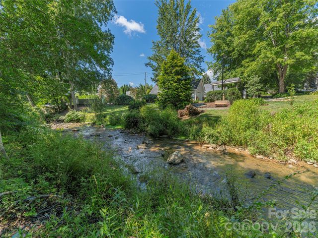 249 Flat Creek Road, Black Mountain, NC 28711