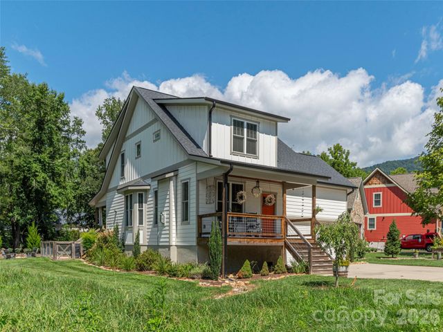 249 Flat Creek Road, Black Mountain, NC 28711