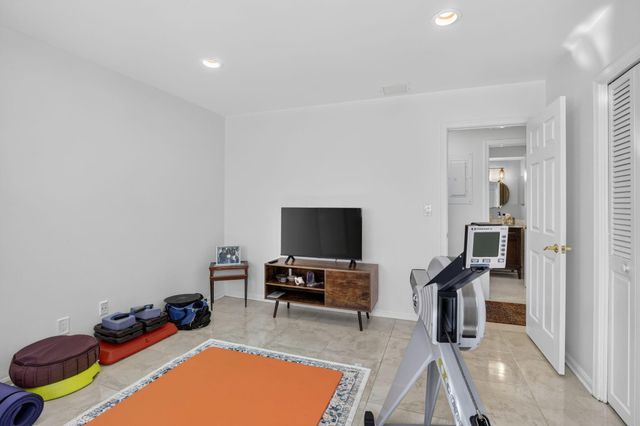 9821 SW 1ST Court, Plantation, FL 33324