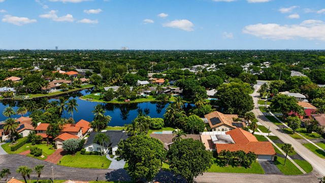 9821 SW 1ST Court, Plantation, FL 33324