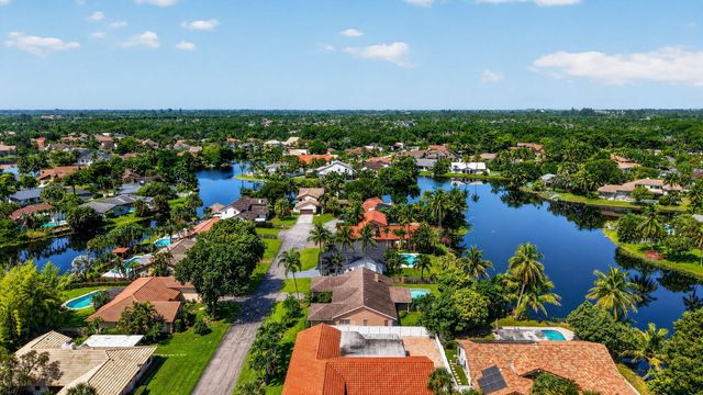 9821 SW 1ST Court, Plantation, FL 33324
