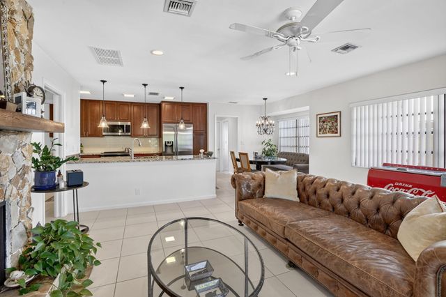 9821 SW 1ST Court, Plantation, FL 33324