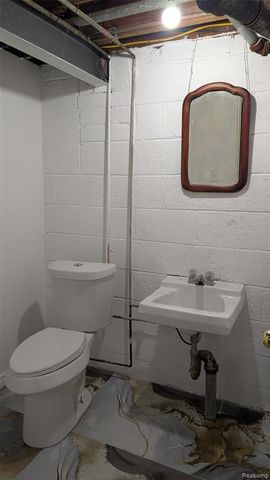 3837 Katherine St, Dearborn, MI 48124