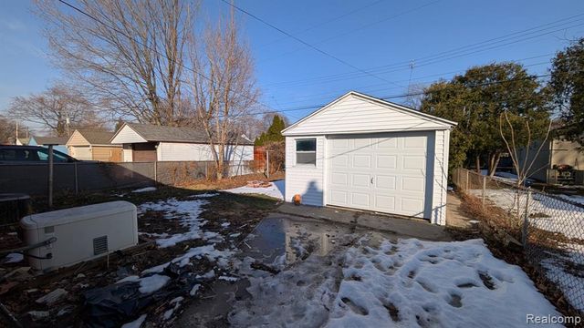 3837 Katherine St, Dearborn, MI 48124
