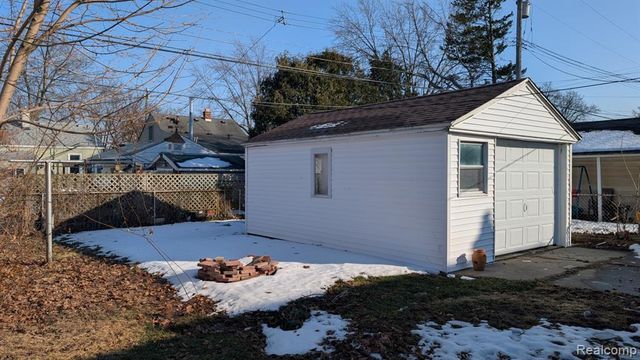 3837 Katherine St, Dearborn, MI 48124