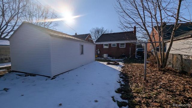 3837 Katherine St, Dearborn, MI 48124