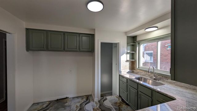 3837 Katherine St, Dearborn, MI 48124