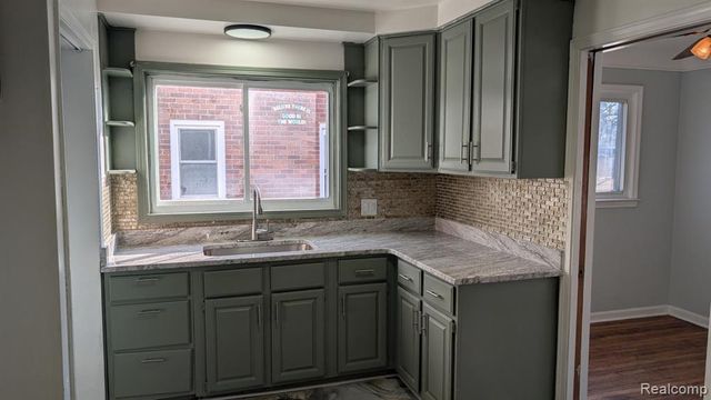 3837 Katherine St, Dearborn, MI 48124