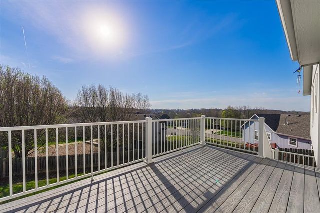 7419 N HICKORY Street, Kansas City, MO 64118